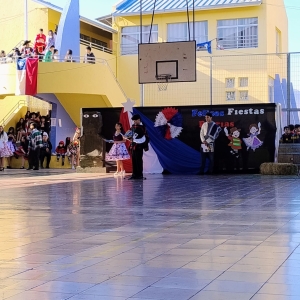 La comunidad eufrasiana festeja las fiestas patrias con un simbólico y animado acto